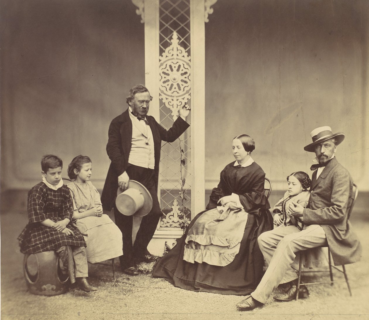 [Gruppporträtt av sex personer], 1850-60-tal. av Franz Antoine