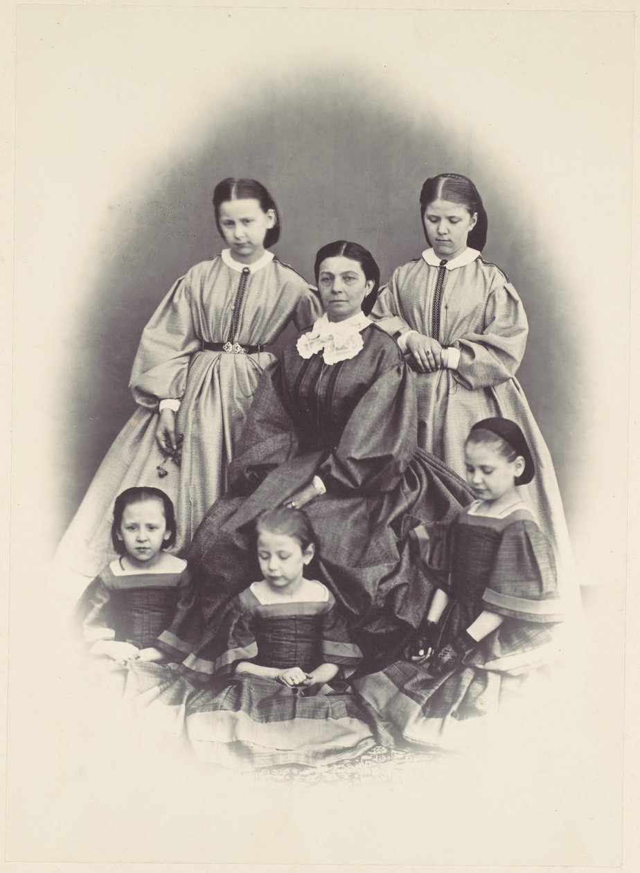 [Porträtt av en sittande kvinna omgiven av fem flickor, sittande och stående], 1850-60-tal. av Franz Antoine
