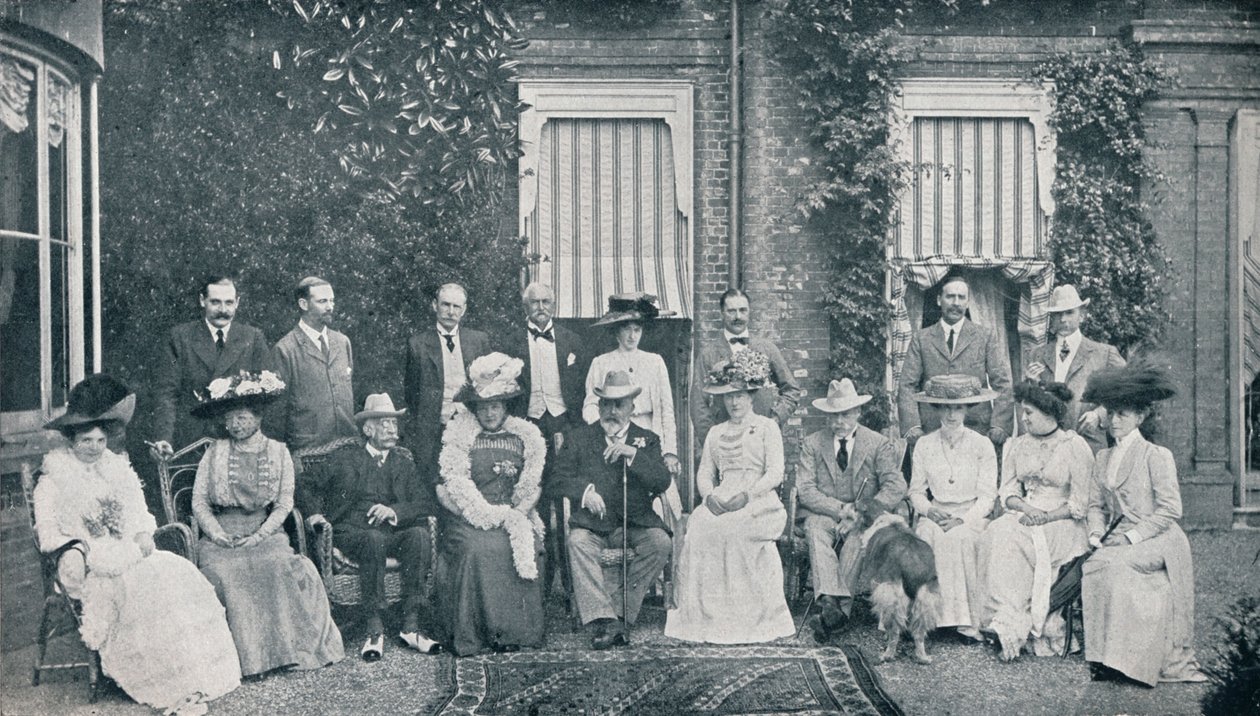 Kungliga husets fest på The Grove, Watford, Lord Clarendons residens, i juli 1909 1911 av Frederick Downer and Sons