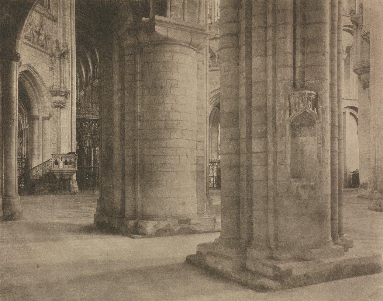 Kameraarbete: Ely Cathedral: Across Nave och Octagon av Frederick Henry Evans