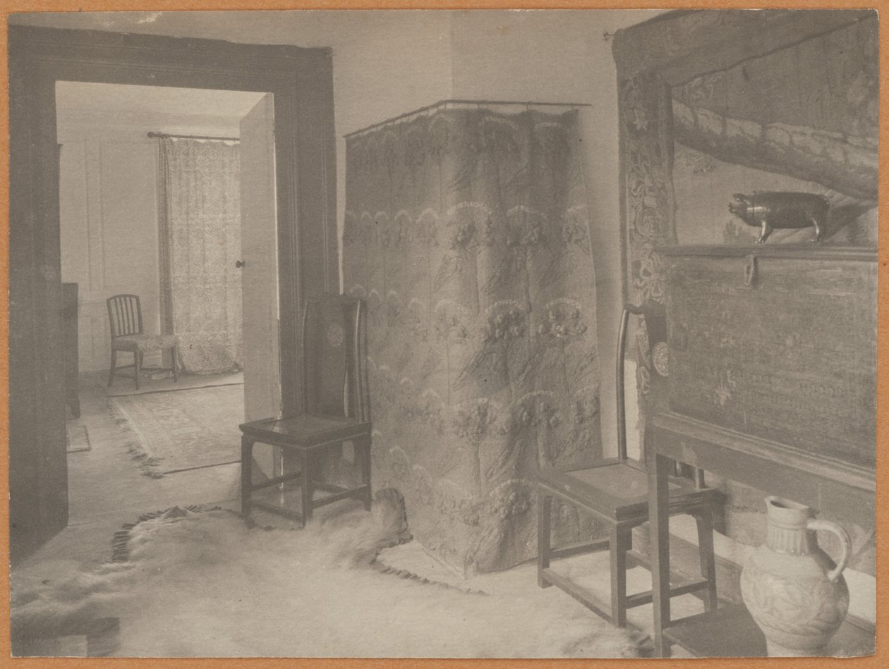 Kelmscott Manor: Passage till rum med paneler av Frederick H. Evans