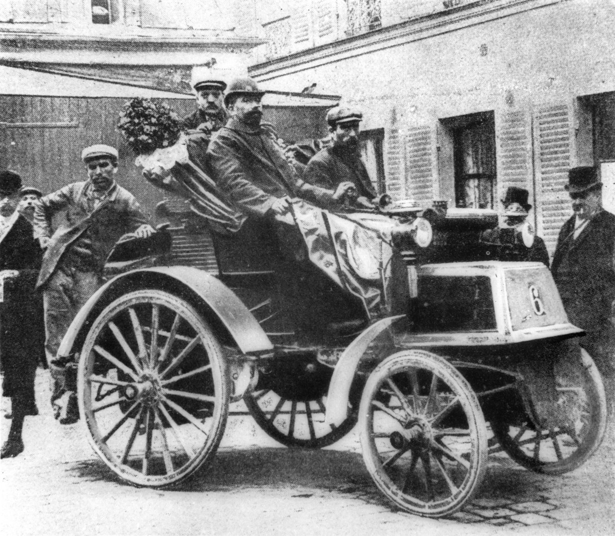 En Panhard-Levassor-bil som vann första pris, 1891 av French Photographer