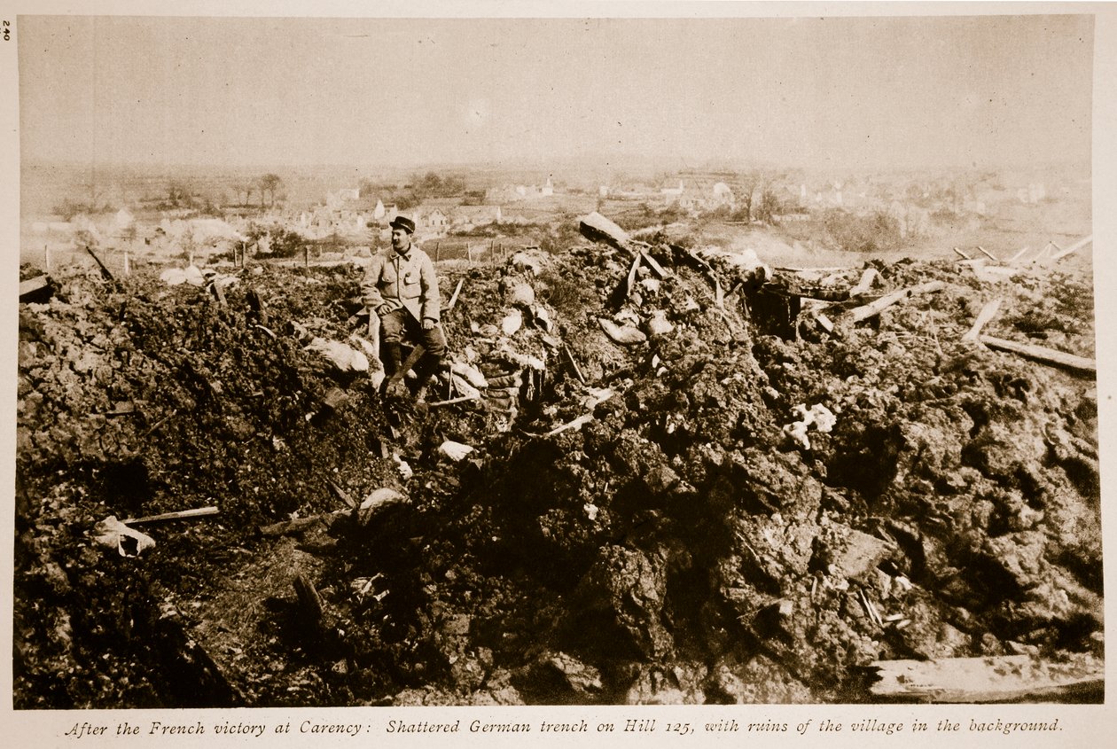 Efter den franska segern i Carency: Krossad tysk skyttegrav på Hill 125, 1914-19 av French Photographer