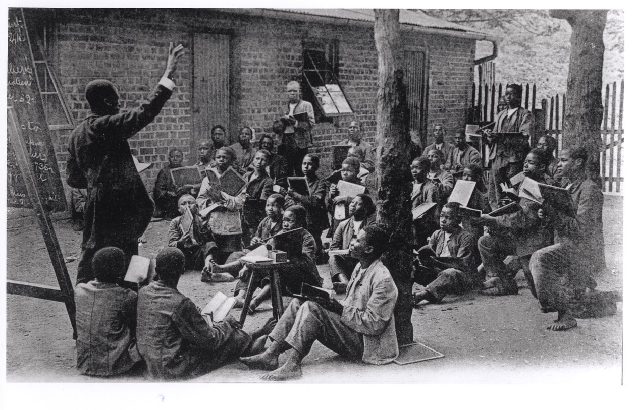 En friluftsskola i fransktalande Afrika, före 1914 av French Photographer