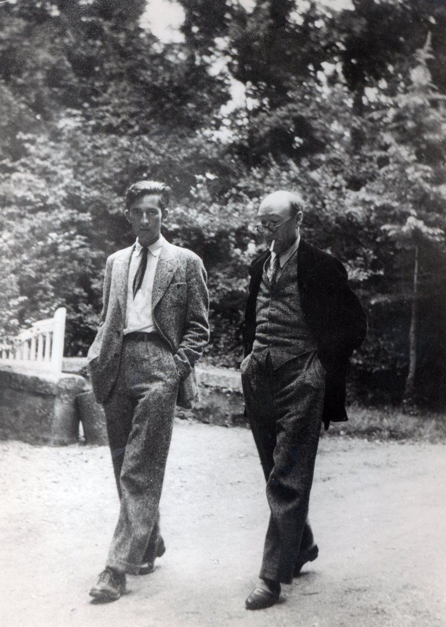 Andre Gide och Marc Schlumberger i Pontigny under ett av de årliga Decades de Pontigny, ca 1930 av French Photographer