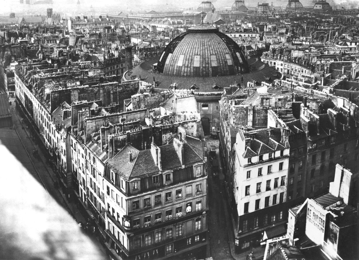 Området för spannmålsmarknaden, Paris, före 1887 av French Photographer