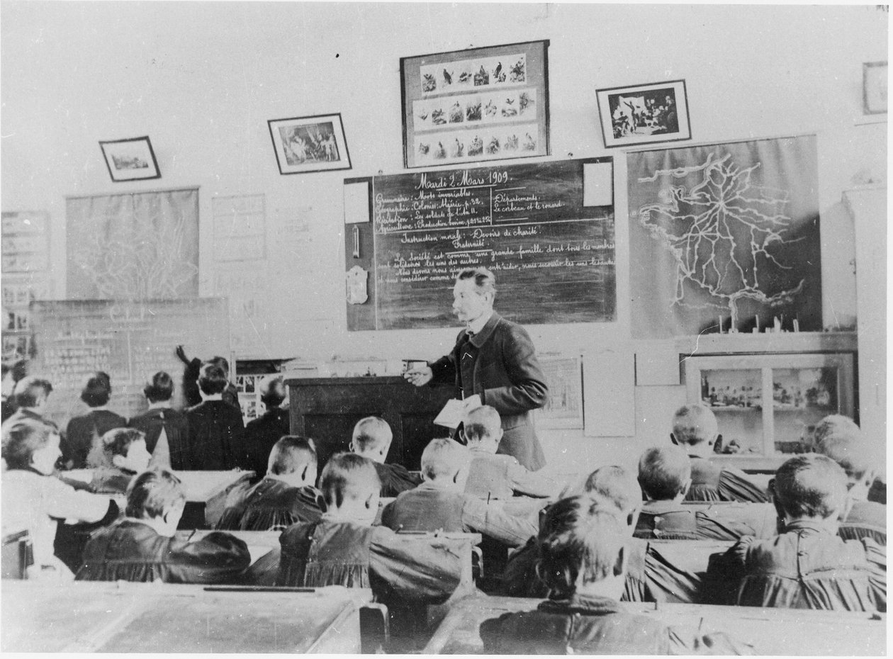 Räkneklass i en folkskola, Orme, 2 mars 1909 av French Photographer
