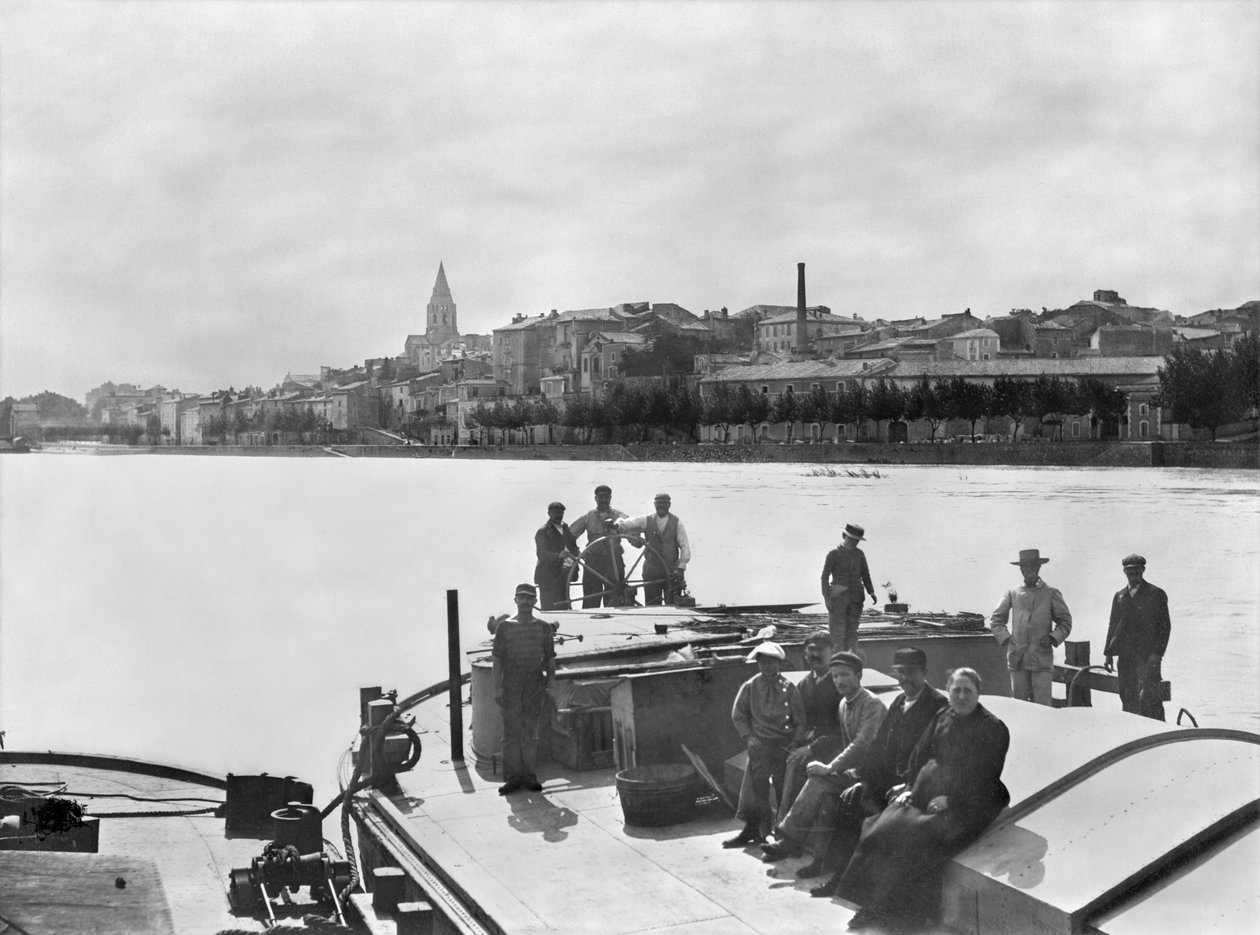 Båtsmän på Rhone nära Bourg Saint Andreal, tidigt 1900-tal av French Photographer