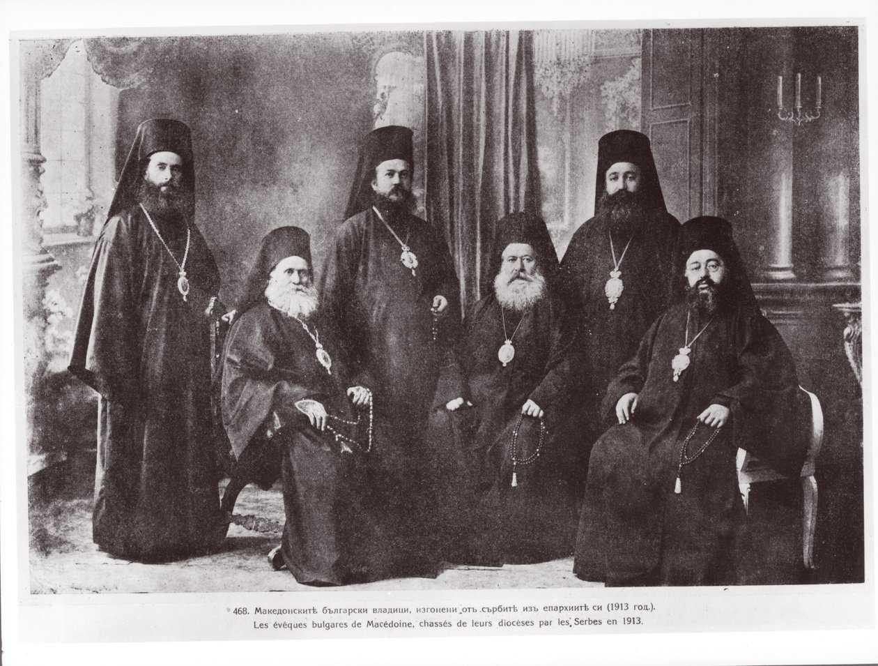 Bulgariska biskopar av Makedonien jagade bort från sitt stift av serber, 1913 av French Photographer