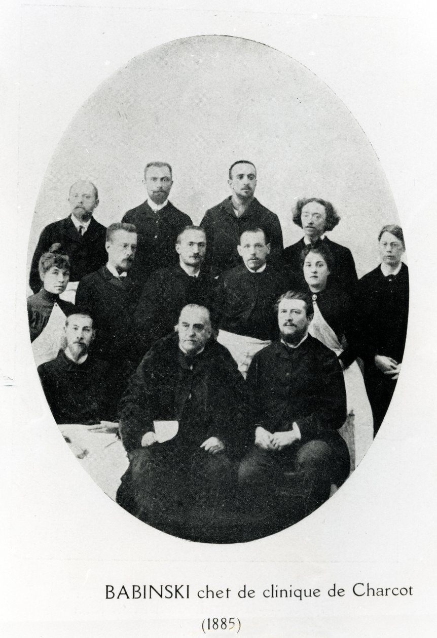 Charcot med sin chef de clinique, Babinski och en grupp praktikanter och läkare vid Salpetrière Hospital, Paris, 1885 av French Photographer
