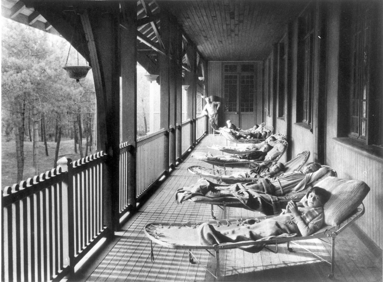 Barn på ett konvalescenthem i Vogeserna, från en broschyr för LEnfance Cooperative, ca 1930 av French Photographer