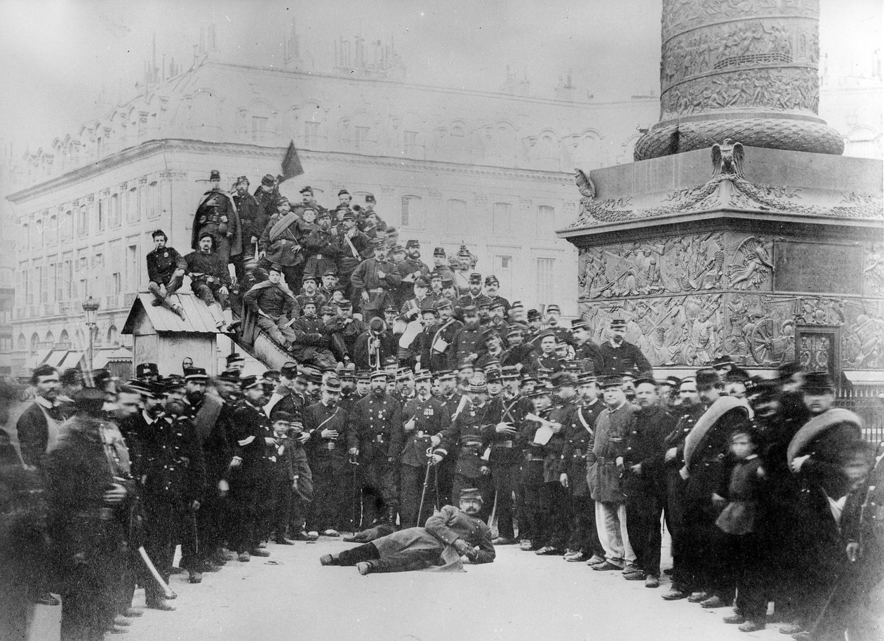 Kommunare på Place Vendôme under Pariskommunen, 1871 av French Photographer