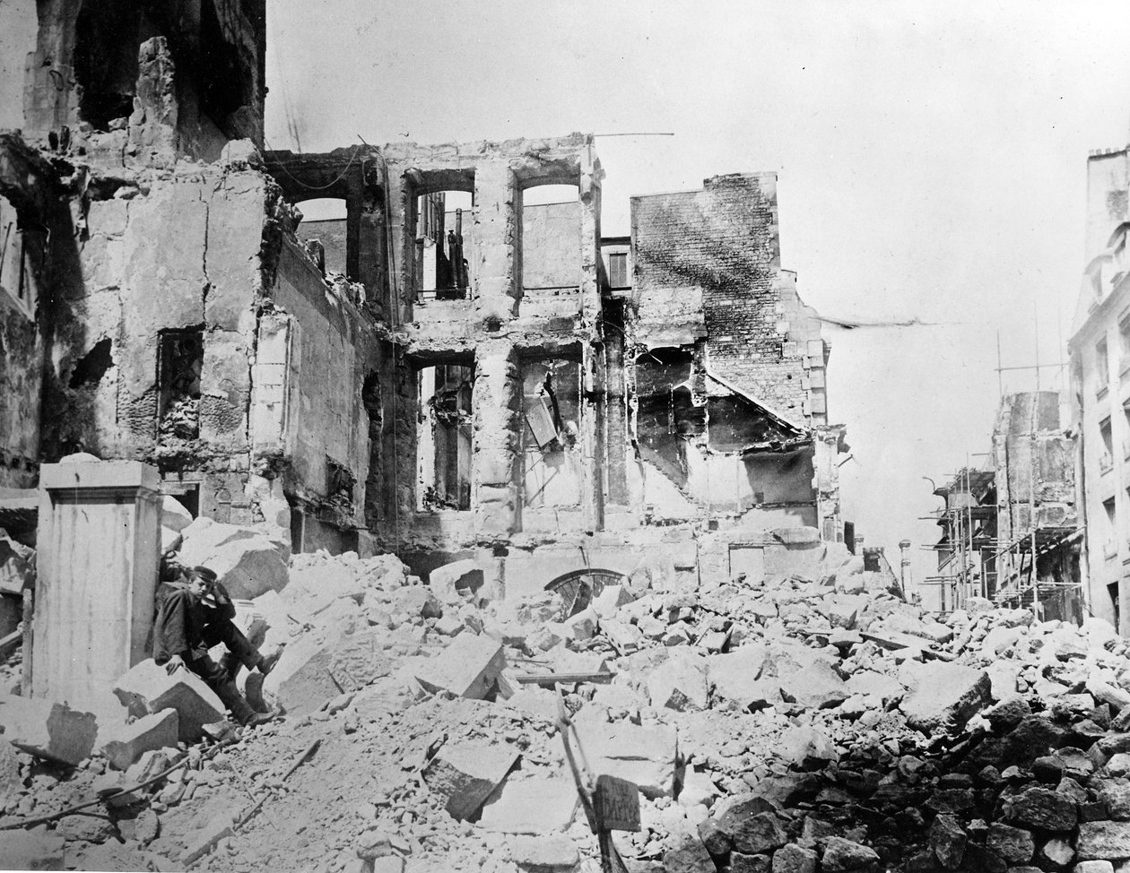 Förstörelse orsakad av preussiska styrkor under belägringen av Paris, 1870 av French Photographer