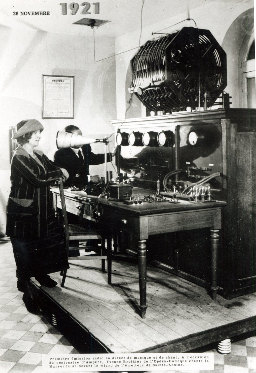 Första franska offentliga radiosändning från radiostationen Sainte-Assise den 26 november 1921 av French Photographer