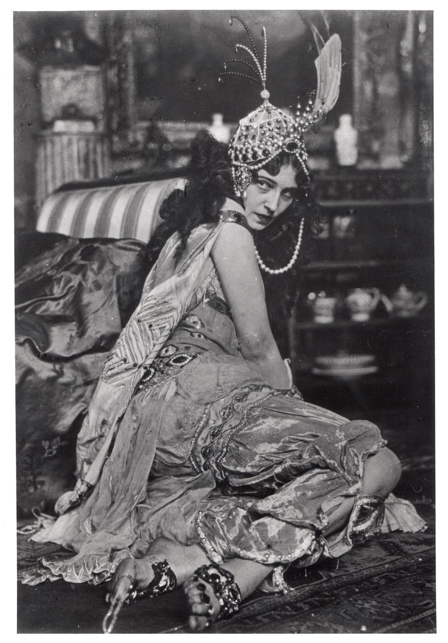 Ida Rubinstein (ca 1885-1960) som Zobeide i Scheherazade, ca 1910 av French Photographer