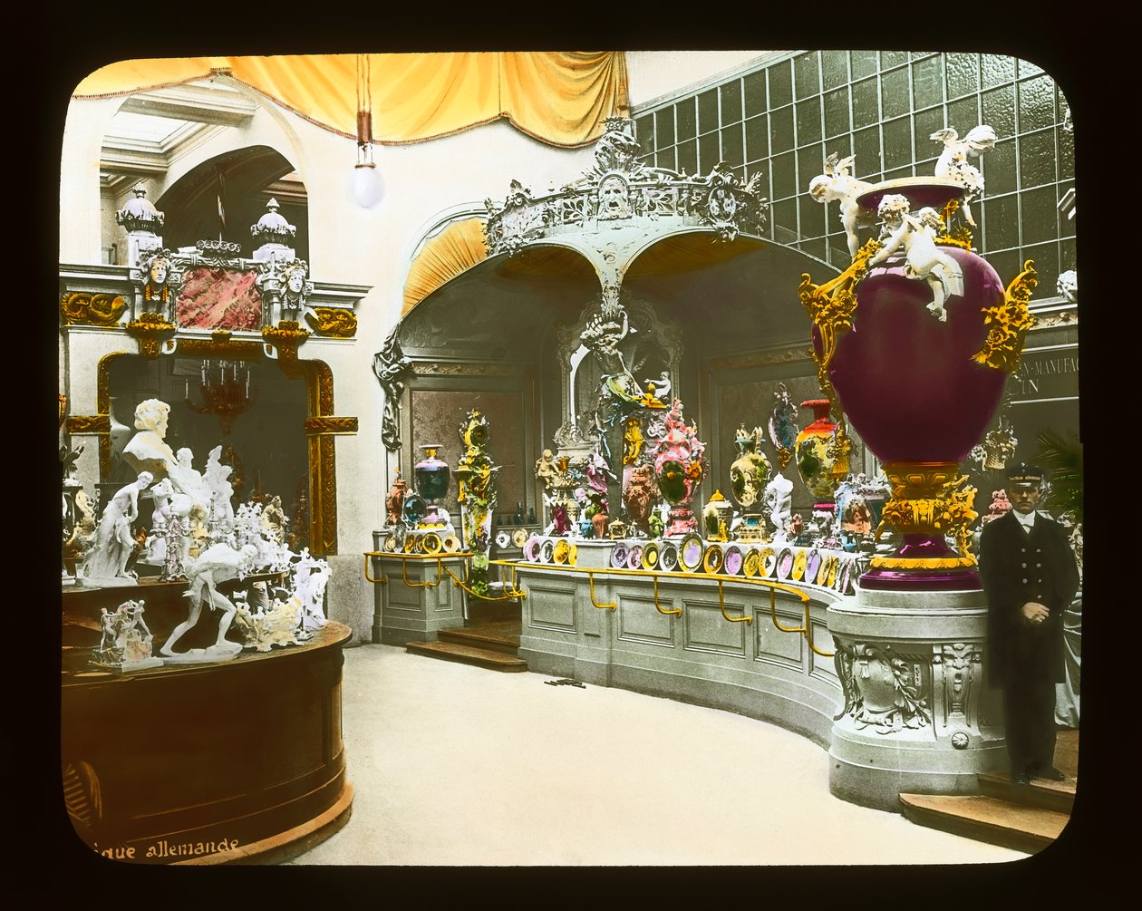 Parisutställning: Royal Manufactory of Porcelain, tysk porslinsutställning, 1900 (lanternbild) av French Photographer