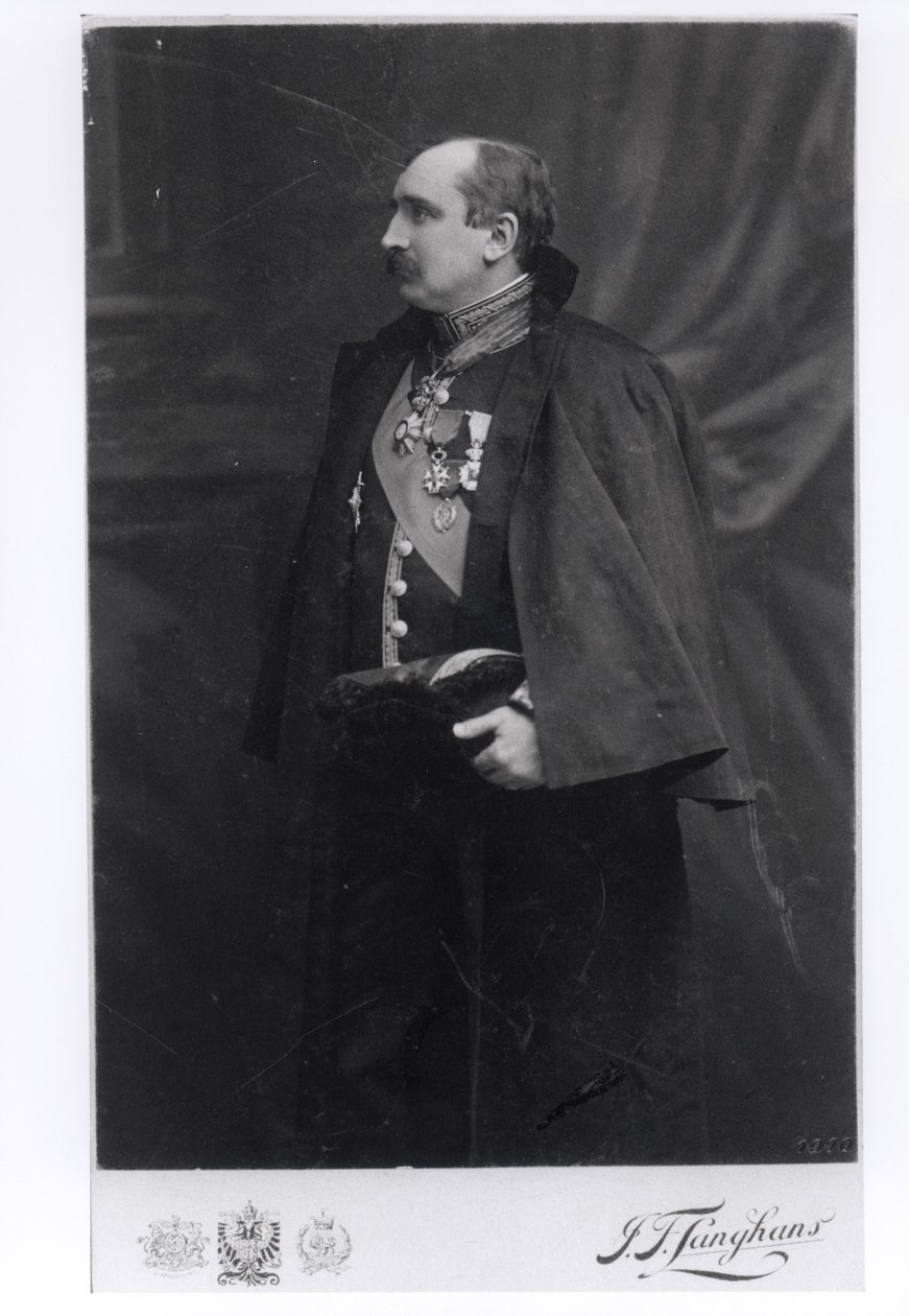 Paul Claudel (1868-1955) i sin ambassadörsuniform, Prag, ca 1910-11 av French Photographer