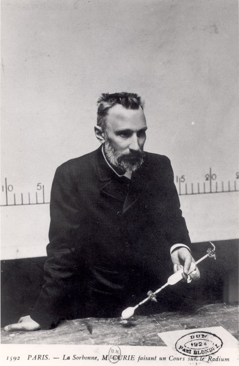 Pierre Curie (1859-1906) undervisade om radium vid Sorbonne, 1906 av French Photographer