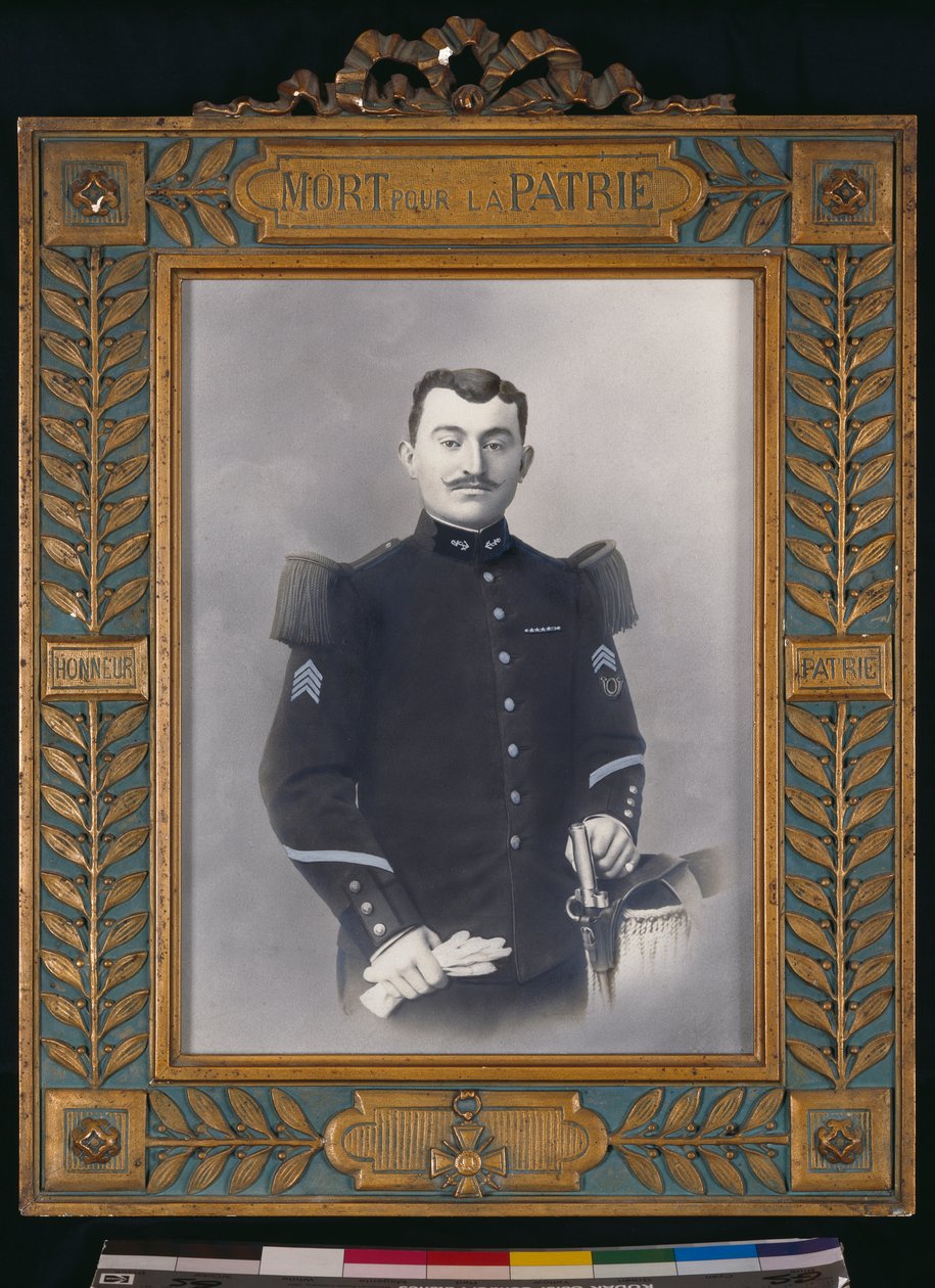 Porträtt av en sergeant från kolonialinfanteriet av French Photographer