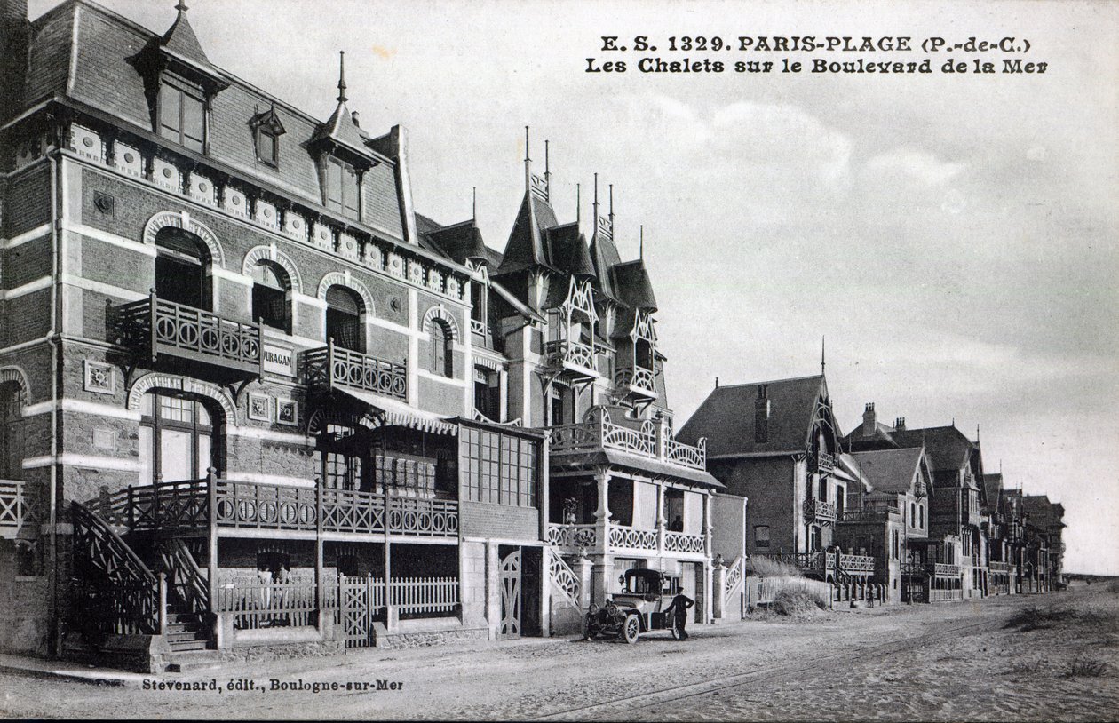 Vykort som visar Chalets på Boulevard de la Mer, Paris-Plage, ca 1910 (efter ett foto) av French Photographer