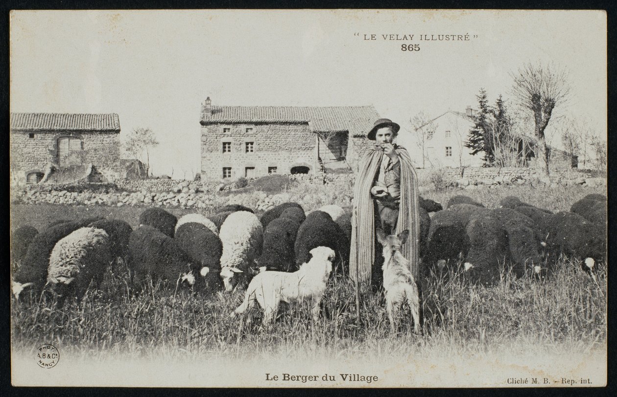 Vykort föreställande en herde i en by, ca 1900 av French Photographer