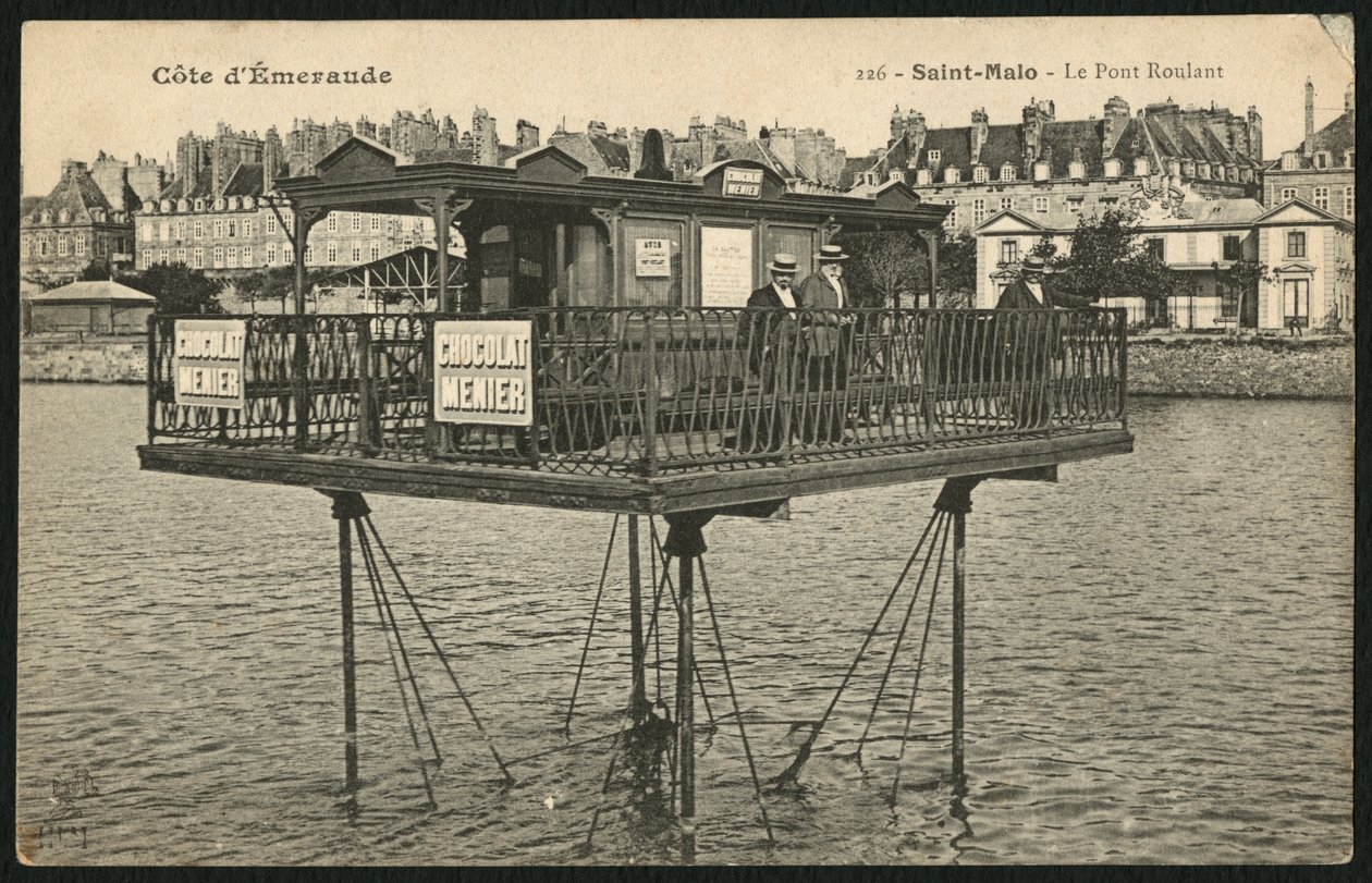 Vykort som visar den rörliga bron vid högvatten i Saint-Malo, ca 1900 (photolitho) av French Photographer