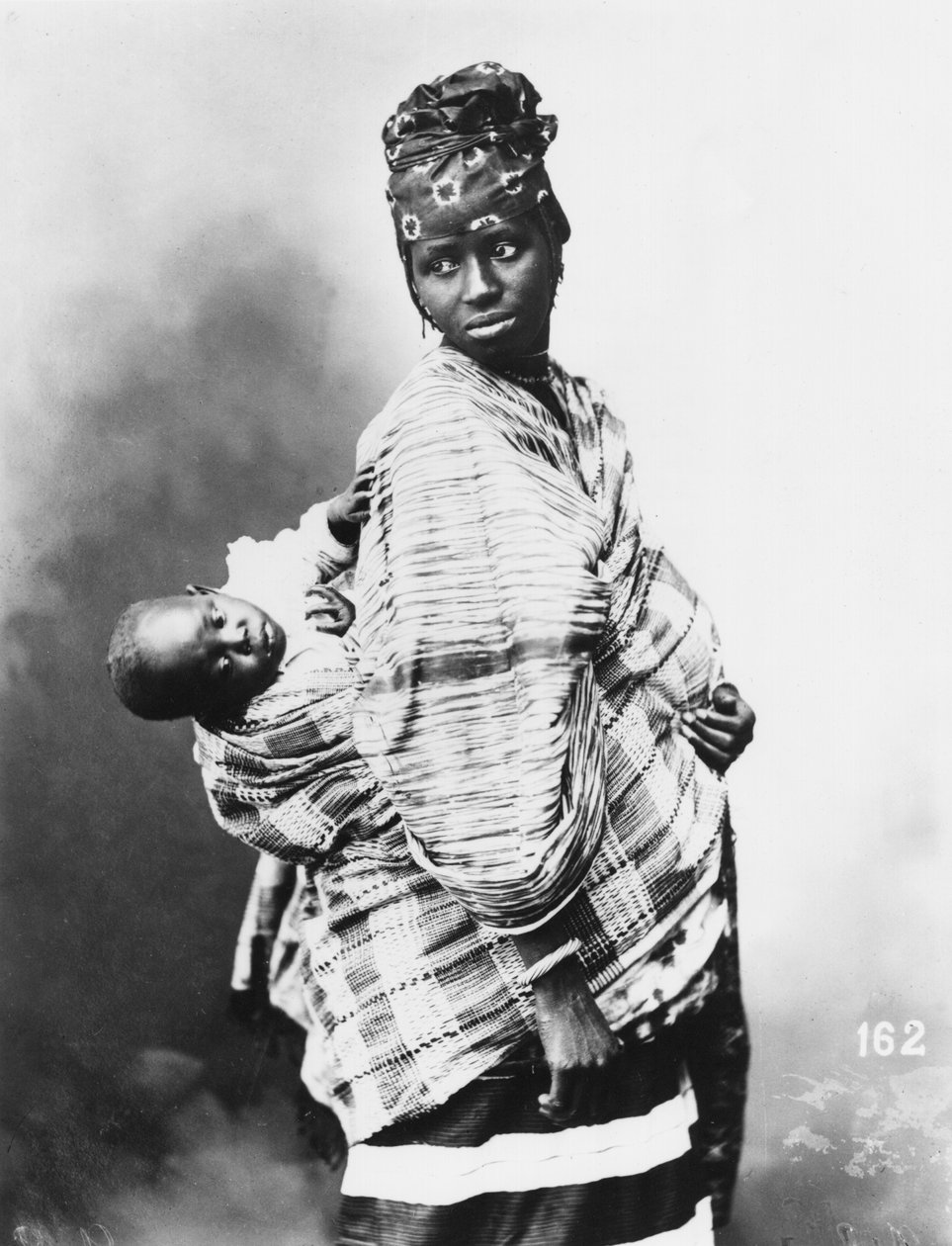 Senegalesisk mor och barn, ca 1900 av French Photographer