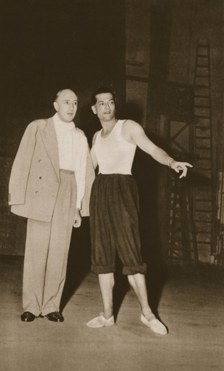 Serge Lifar och markisen de Cuevas på Theatre de Monte Carlo, från Grand Ballet de Monte-Carlo, 1949 (fotogravyr) av French Photographer