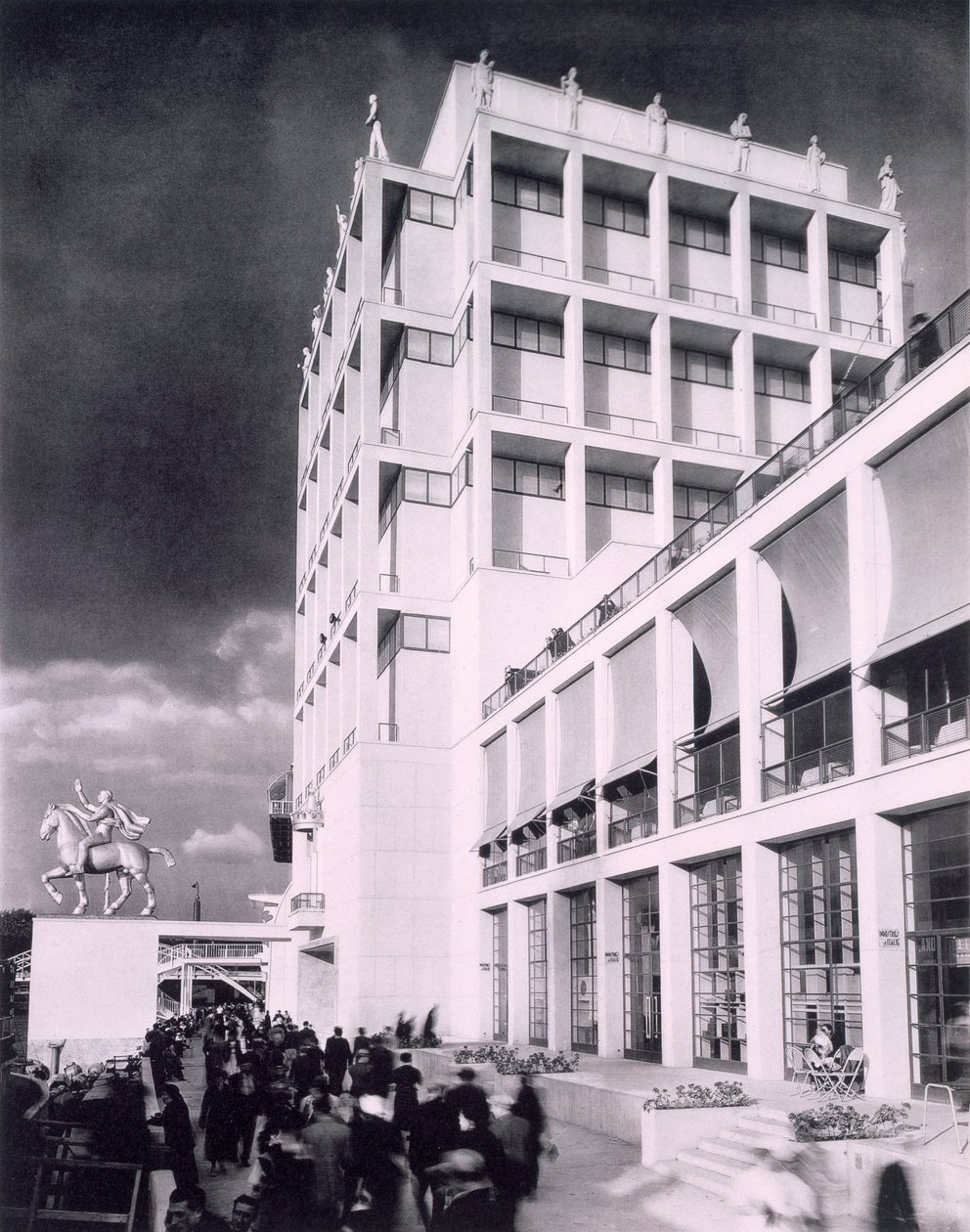 Den italienska byggnaden vid Paris International Exposition, 1937 av French Photographer