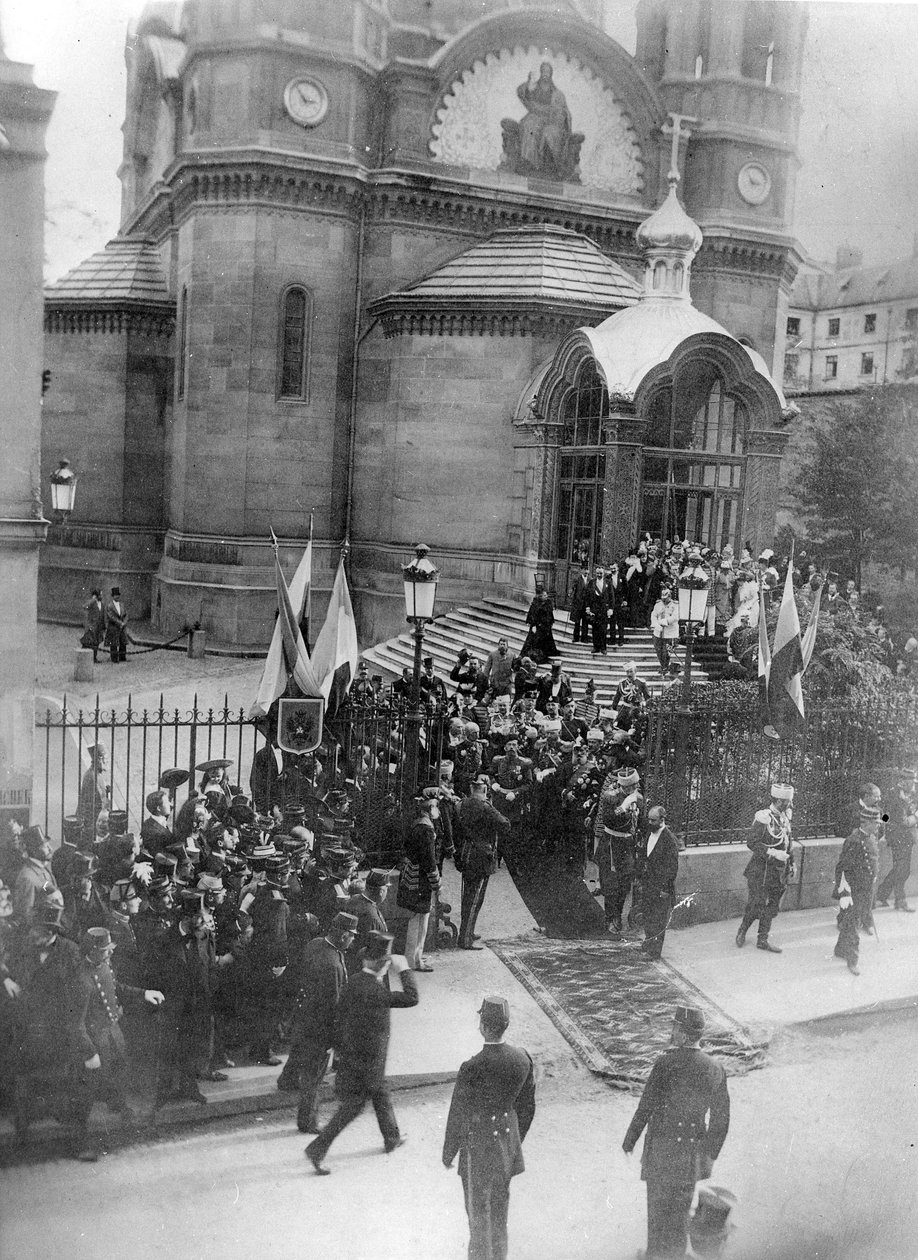 Tsar Nicholas II lämnar Saint-Alexandre-Nevsky-katedralen i Paris, 1896 av French Photographer