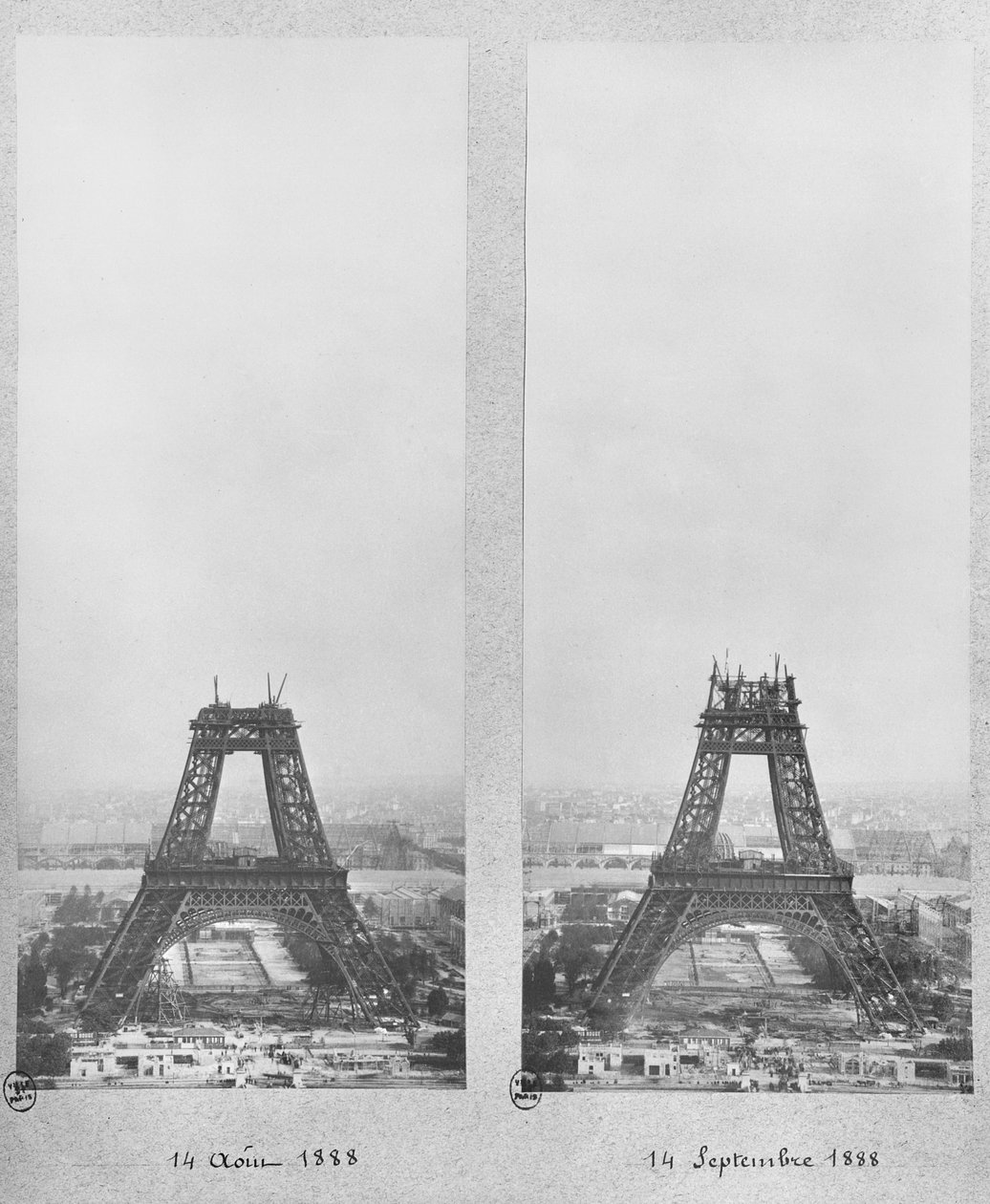 Två vyer av byggandet av Eiffeltornet, Paris, 14 augusti och 14 september 1888 av French Photographer