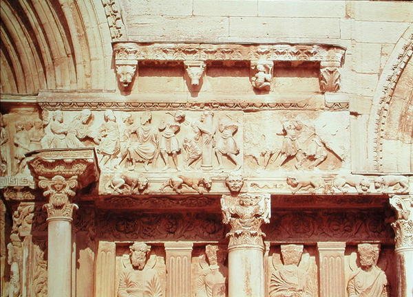 Detalj från västfasadens centrala portal, föreställande scener från Kristi lidande, ca 1180 av French School