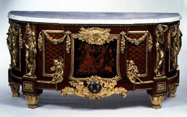 Fransk Regency bombe-kommod med ormolu-fästen, 1720 av French School