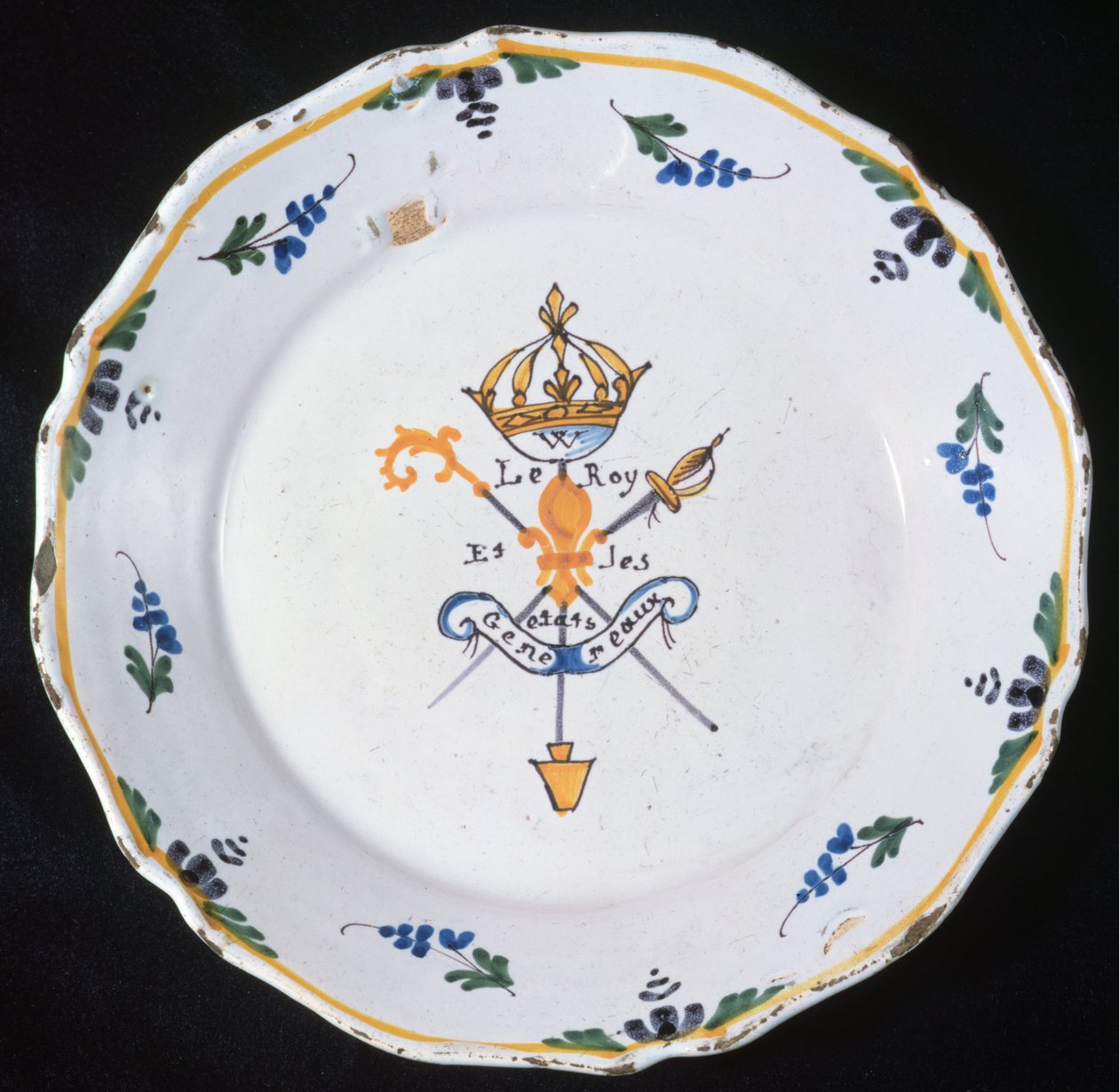 Tallrik med inskriptionen Le Roi et les Etats Generaux med emblem för de tre orden och kungen, 1789 (keramik) av French School