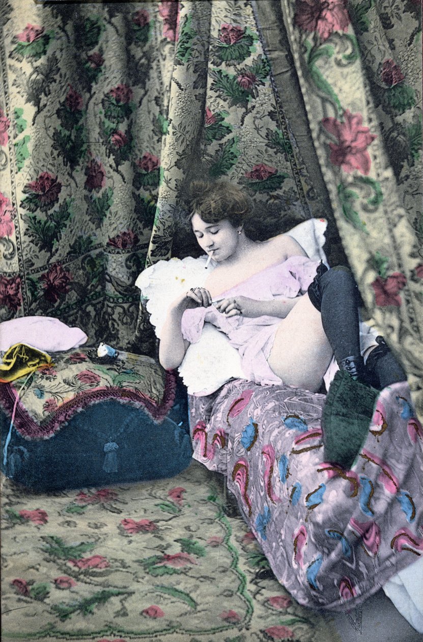 Vykort föreställande en flicka på en bordell, före 1914 av French School