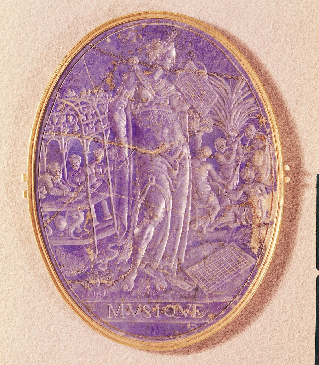 Relief föreställande en allegori av musik (lapis lazuli) av French School