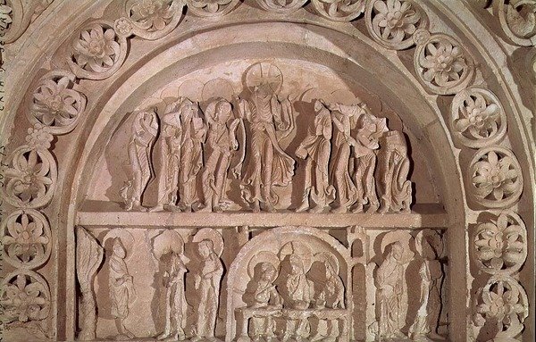 Himmelsfärden och nattvarden i Emmaus, tympanon på den vänstra portalen, ca 1150 (kalksten) av French School