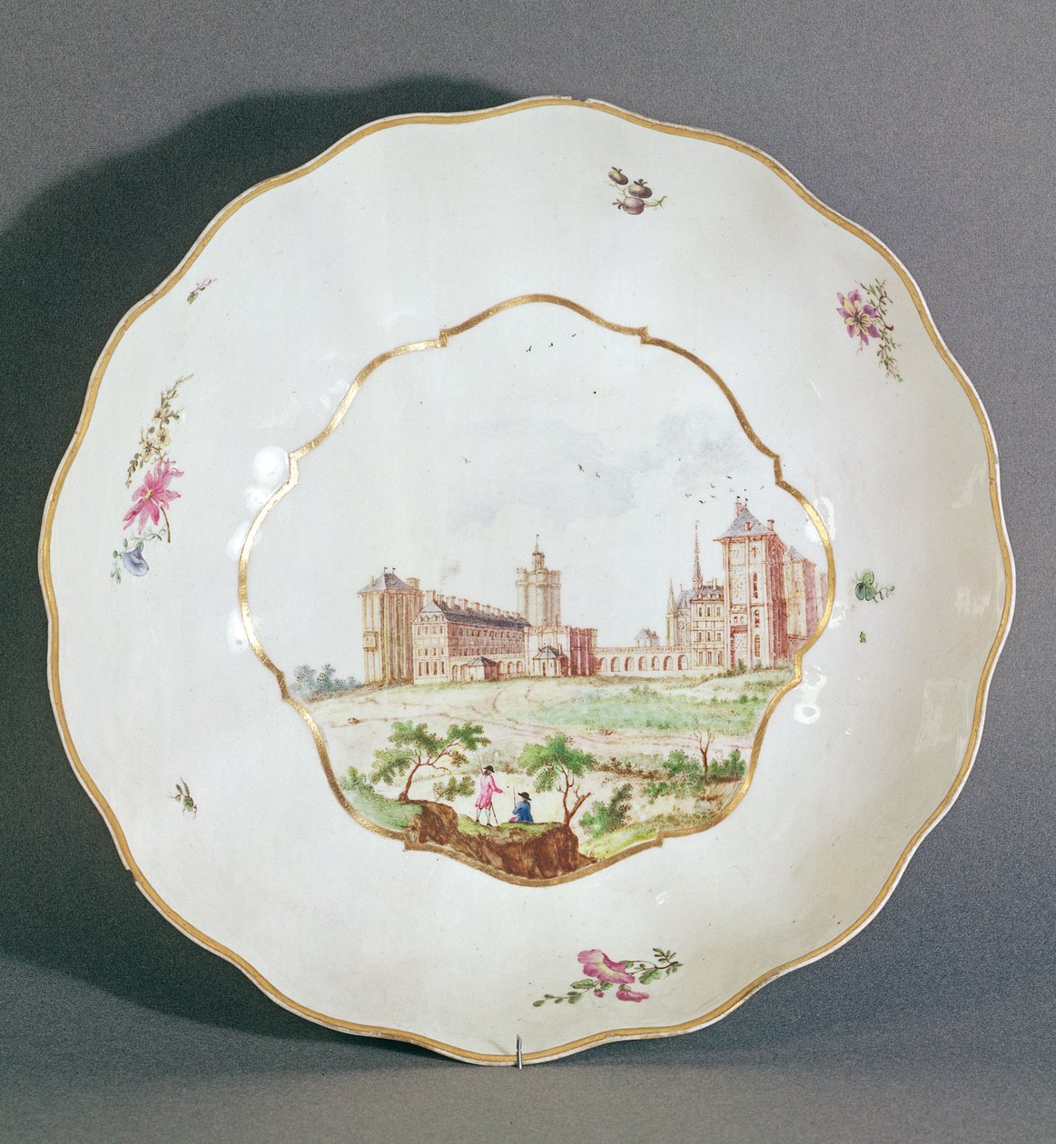 Vincennes tallrik, ca 1745 (porslin) av French School