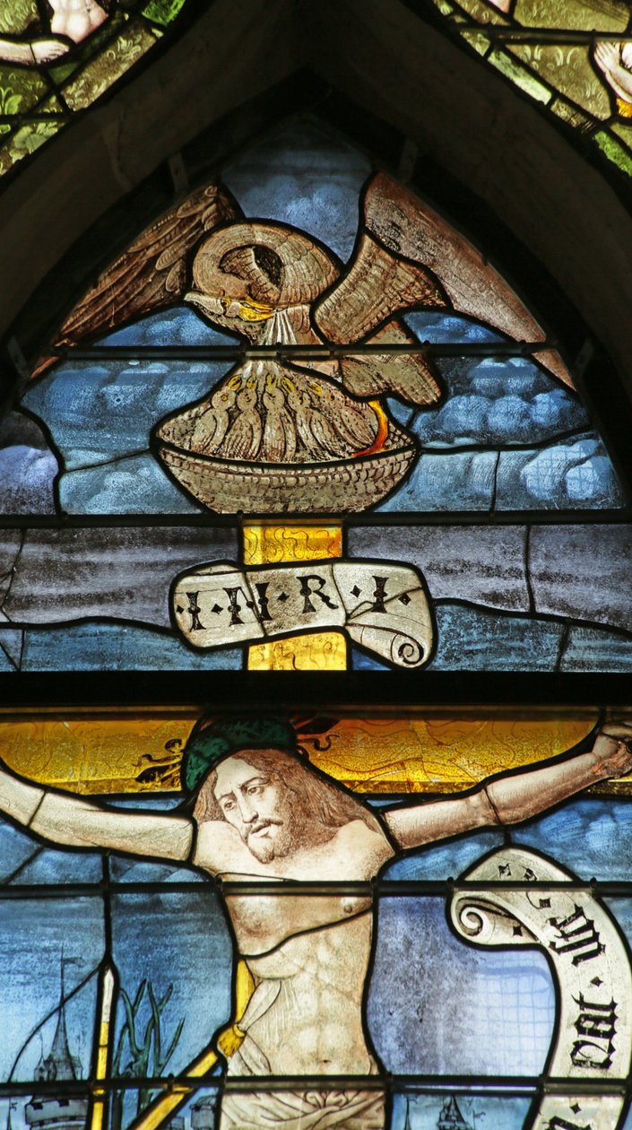 Fönster som visar pelikanen som matar sina ungar, symbol för korsfästelsen, detalj av 2921604, 1500-10 av French School