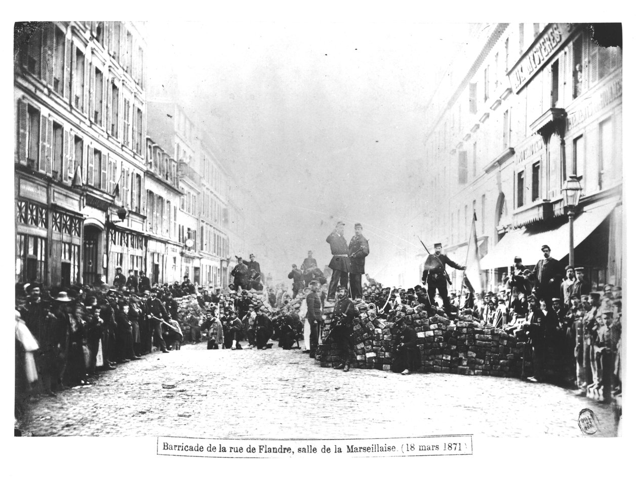 Barrikad i Rue de Flandre, under Paris kommun av French Photographer