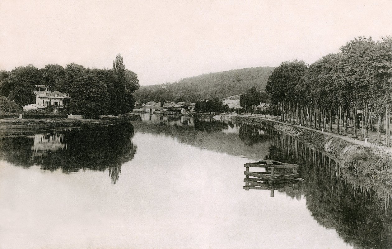 Bougival (Yvelines - 78 - Ile de France): Seines stränder sett från gångbron, i början av 1900-talet (s/v foto) av French Photographer