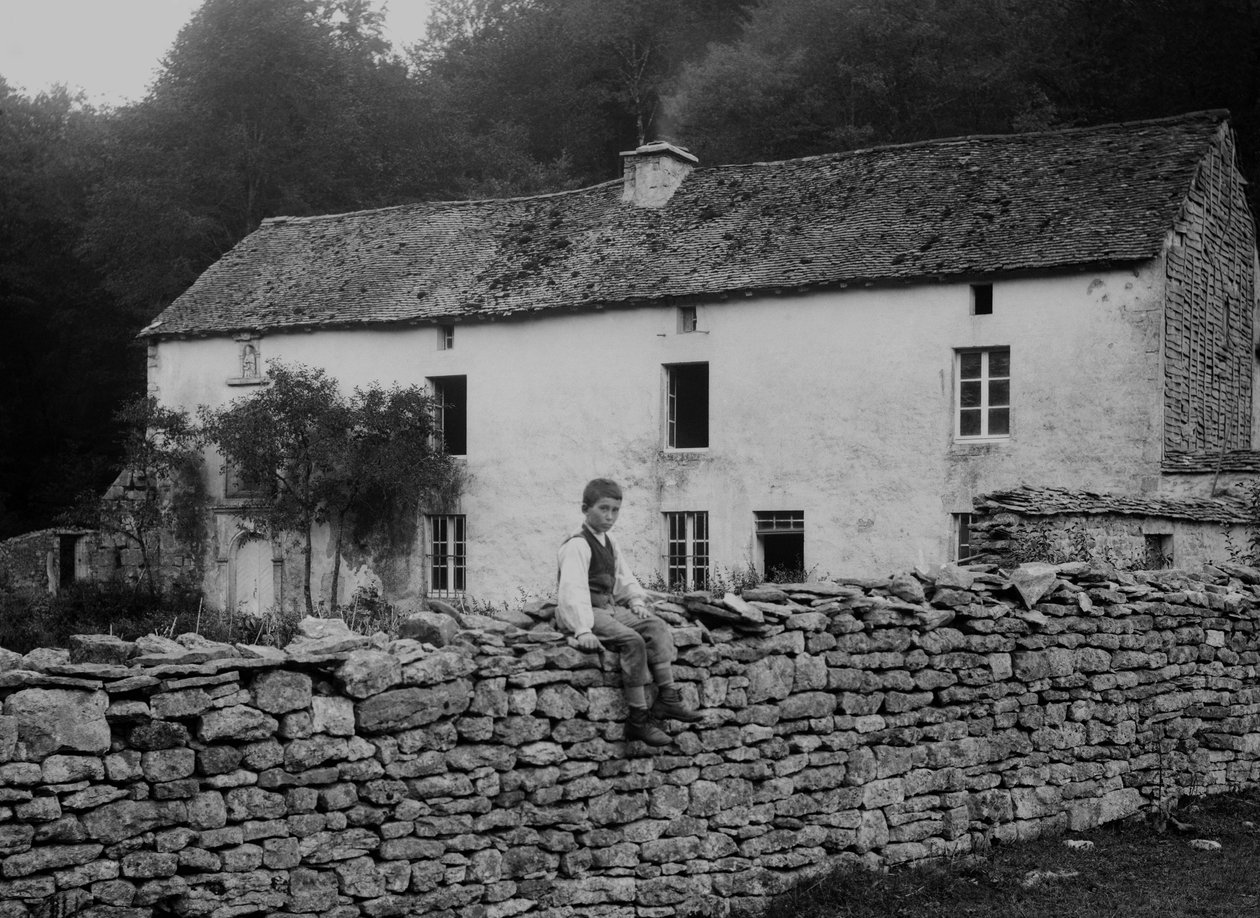 Gård i närheten av Bourmont en Haute Marne, cirka 1880. av French Photographer