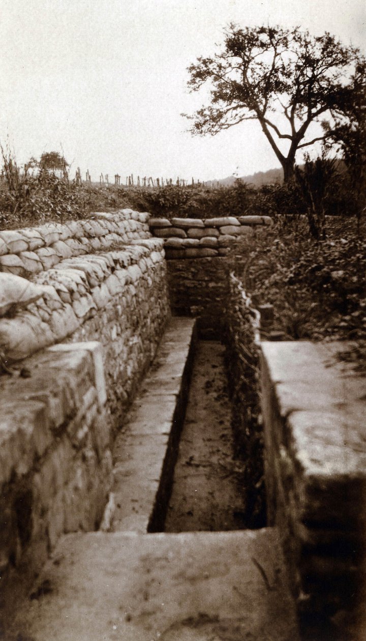 Första världskriget (1914-1918): vy av en skyttegrav modell "Lemberg skyttegrav", Hautebraye (Oise) av French Photographer