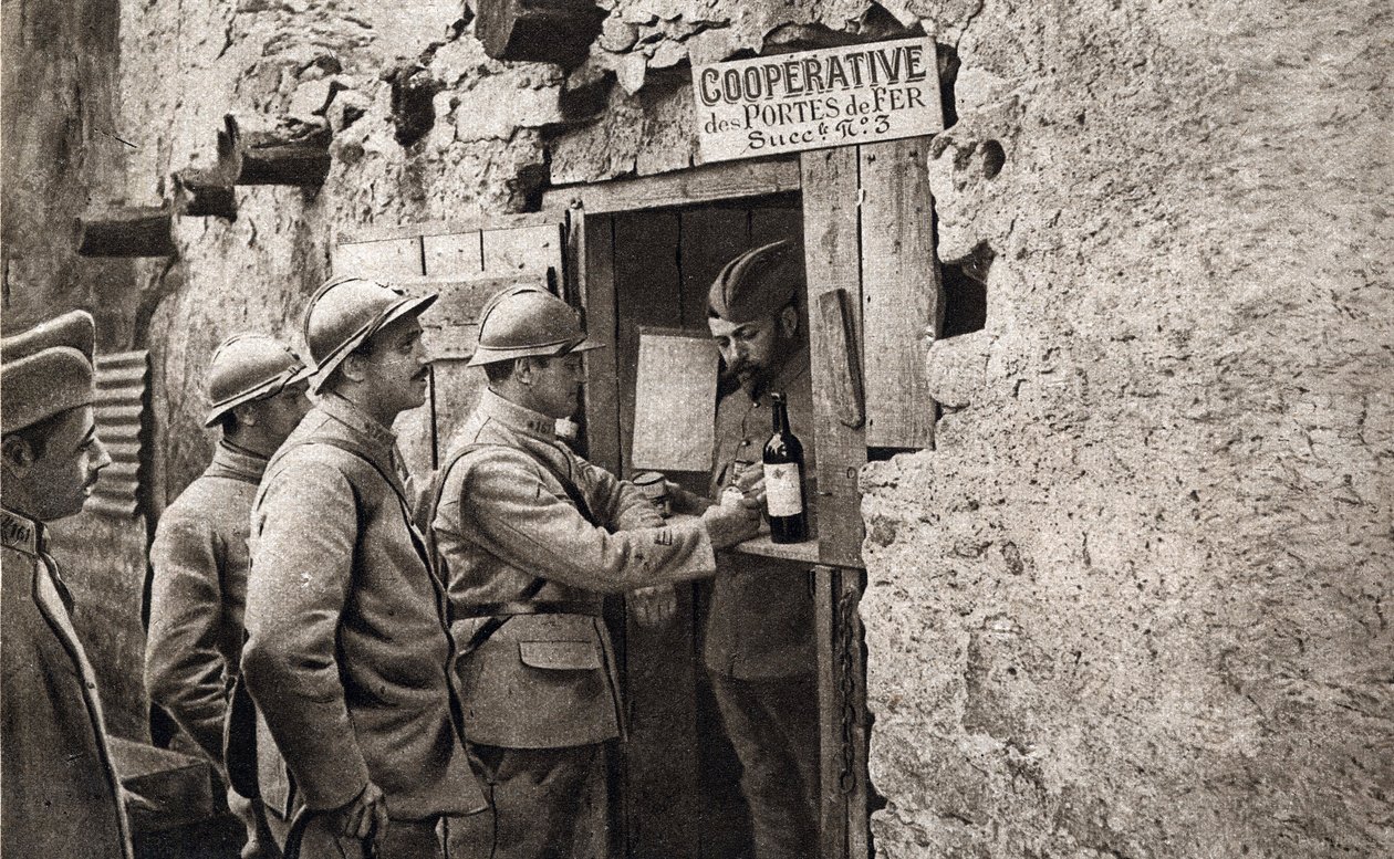 Första världskriget: "Samarbetssystem inrättas på slagfältet för att utmattade soldater ska kunna återhämta sig." I "The mirror" 1918 av French Photographer