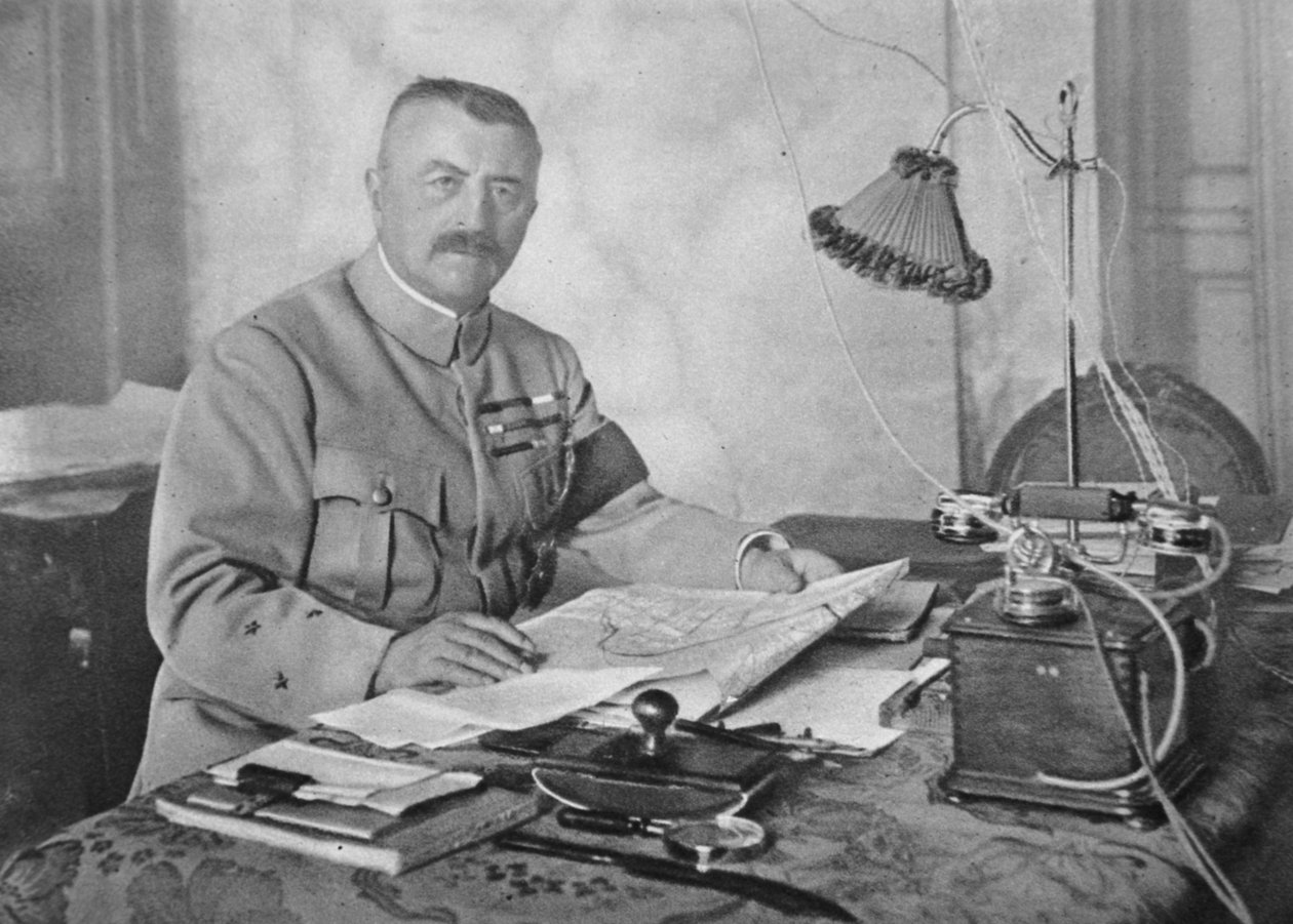 General Franchet dEsperey, överbefälhavare för de allierade arméerna på Balkan, 1914-19 av French Photographer