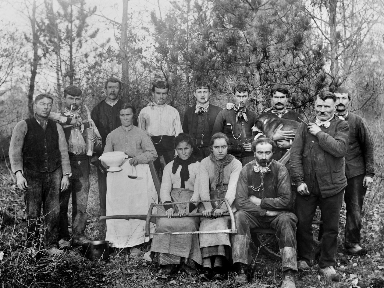 Avverkningsläger med sin familj, Chaumont-regionen, Haute Marne, cirka 1880. Ducos Collection. av French Photographer