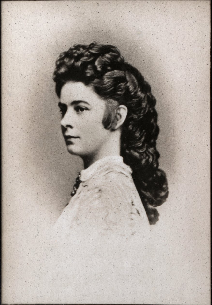 Porträtt av Elisabeth av Österrike kallad Sissi (1837-1898), kejsarinna av Österrike och drottningkonsort av Ungern. av French Photographer