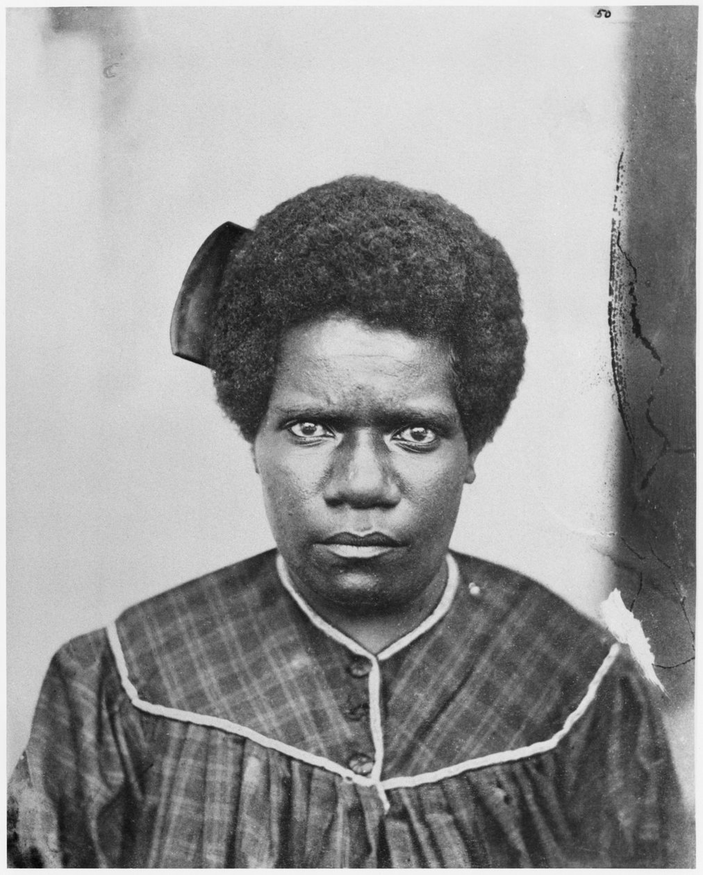 Kvinna från stammen Houailou, Nya Kaledonien, 1870 av French Photographer