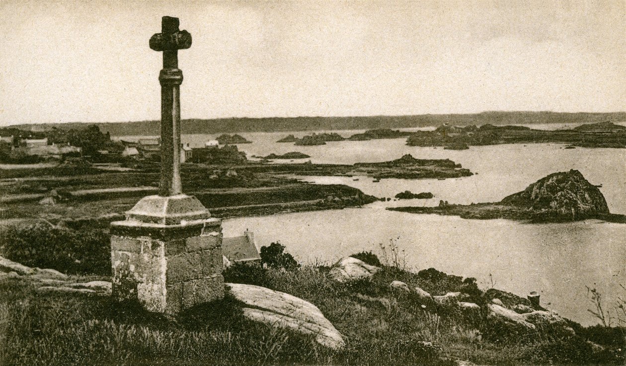 Île de Bréhat: Croix St Michel och holmarna Kerpont, början av 1900-talet (svartvitt foto) av French Photographer