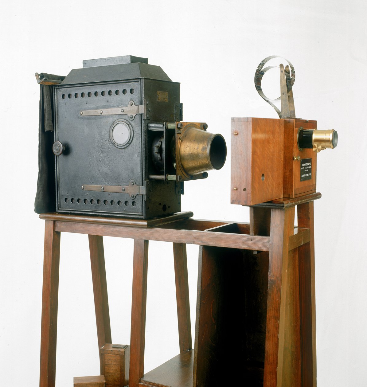 2umiere cinematographe, 1895 (trä och metall) av French School